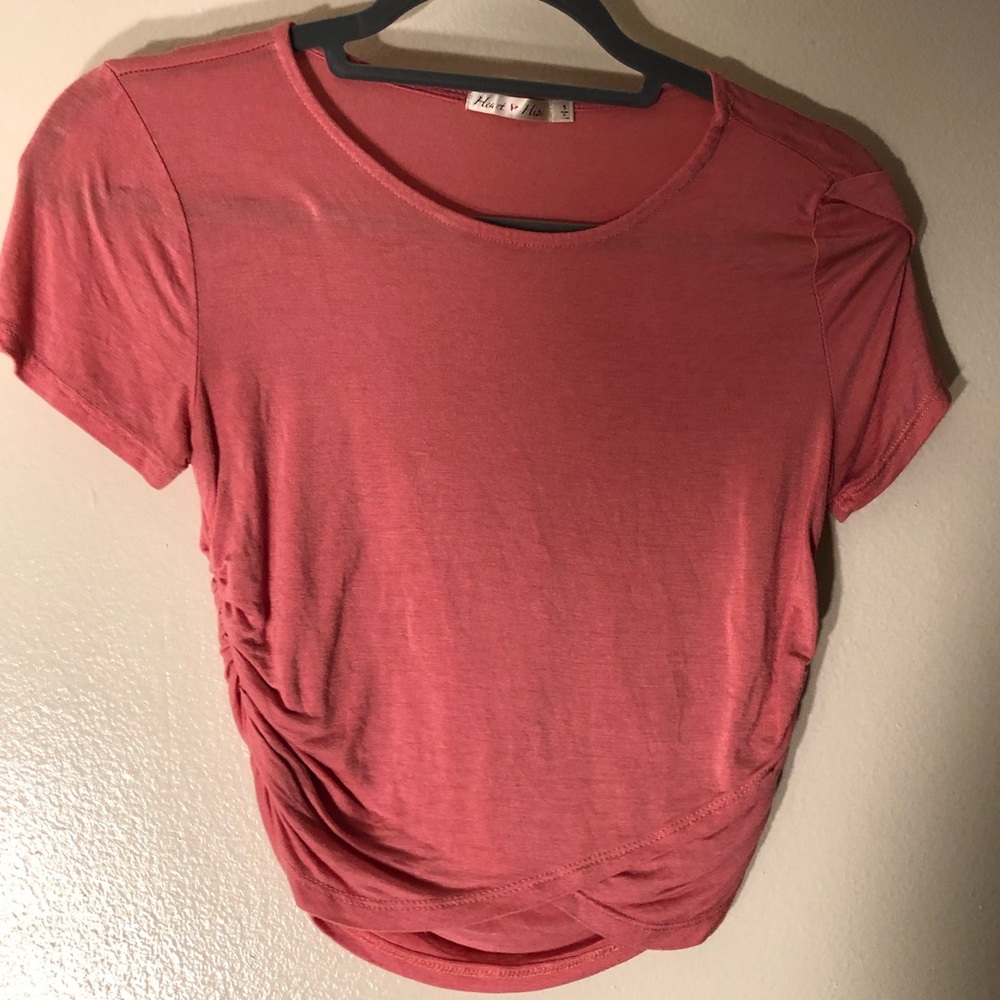 Cropped pink t-shirt
